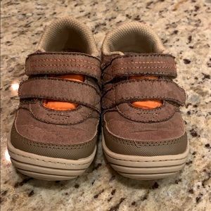 Stride rite toddler shoes